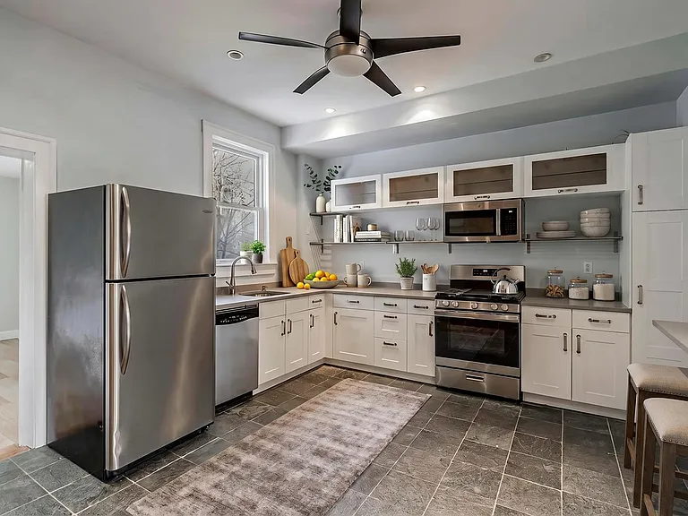 114A Cottage St #2 — Photo 8