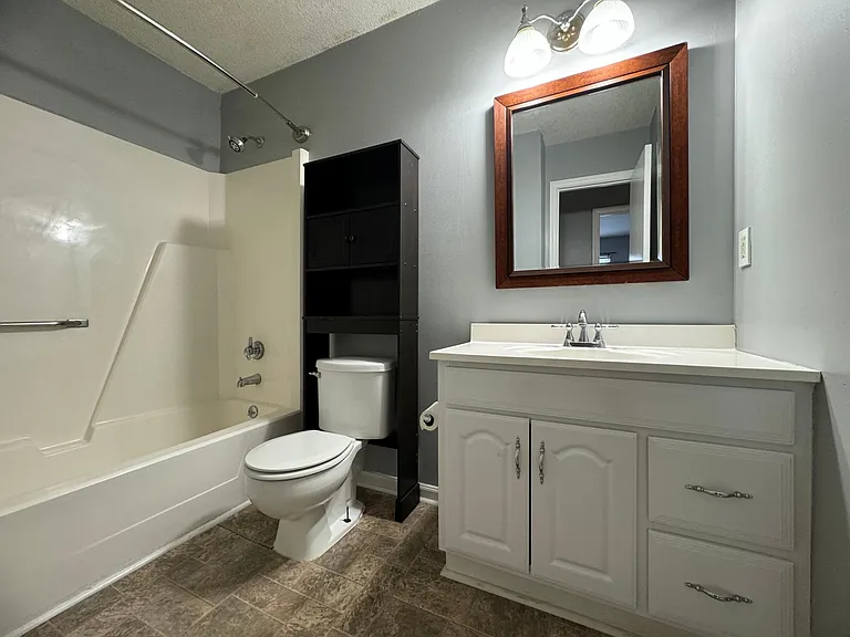 5661 Hornaday Rd #H — Photo 21