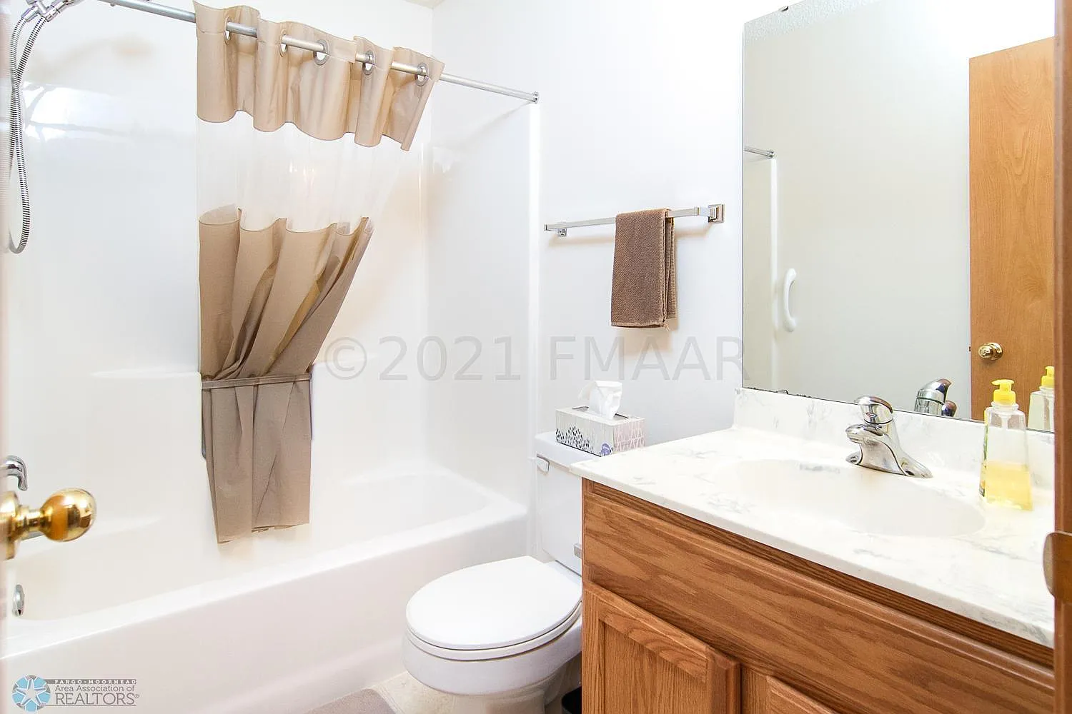 3 bed, 1672 sqft, $1,900 — Photo 4