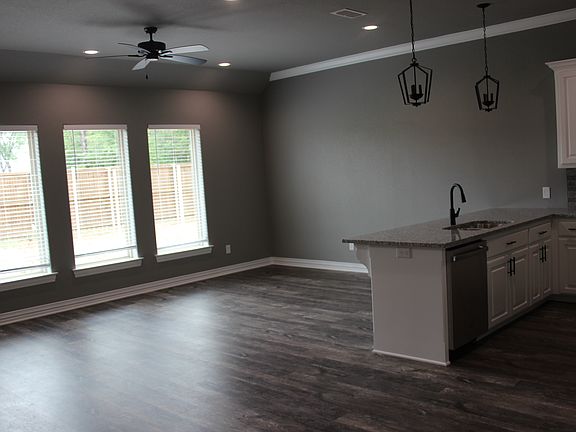 3rd image of 134 Cider Point Ln