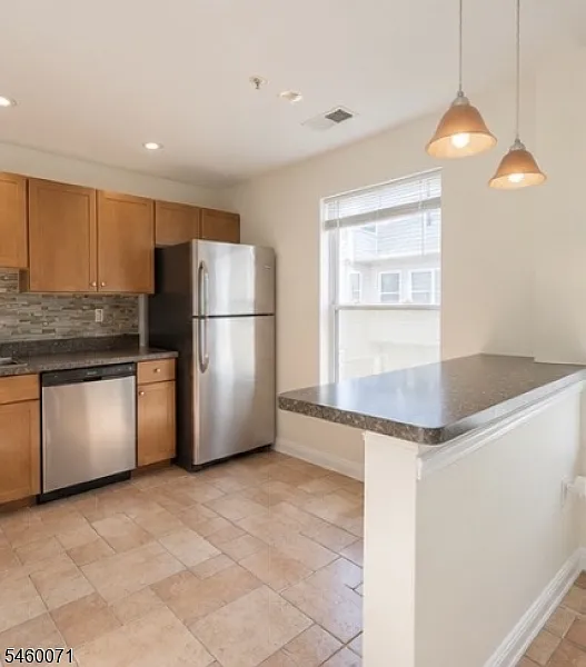 3 bed, 2.5 bath, $2,600 — Photo 3