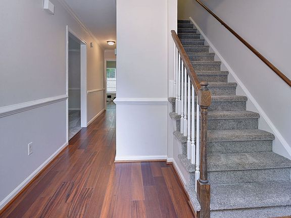 4th image of 128 Sloane Pl