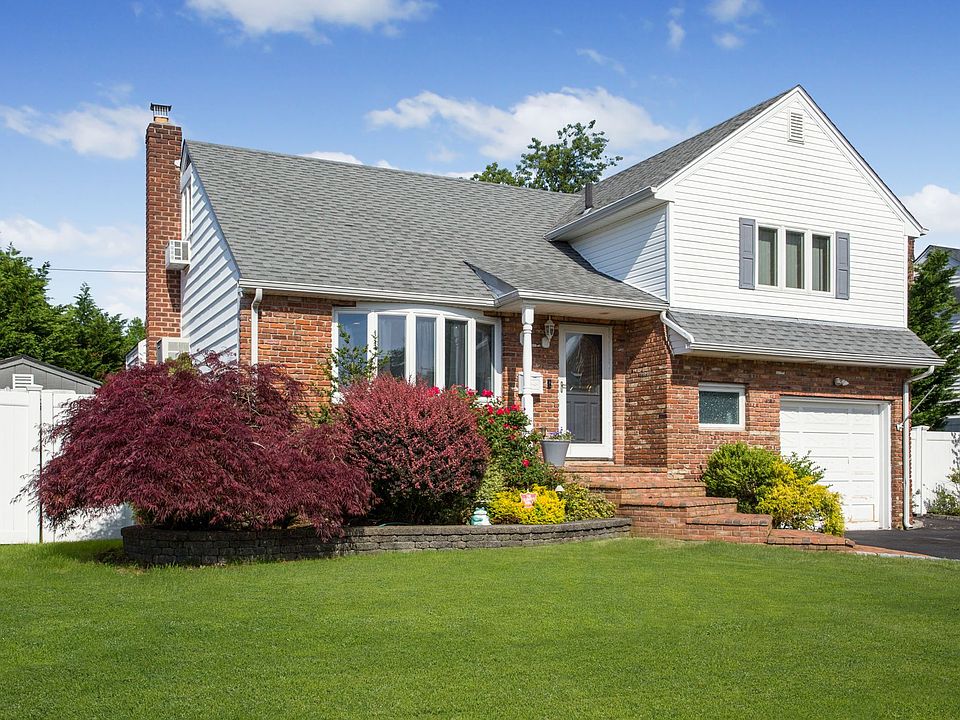 1st image of 1 Garden Ave