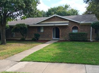 9617 Westpark Dr, Benbrook, TX 76126