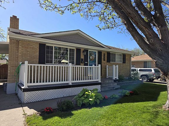 3rd image of 1447 Marguerite Ave