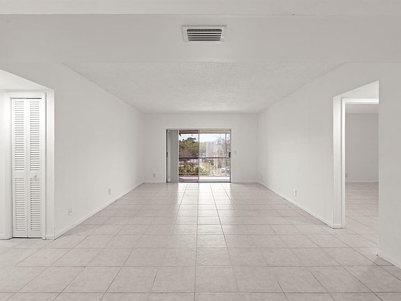 5th image of 626 NW 13th St #310