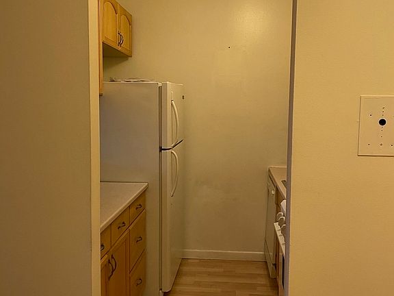 4th image of 215 E 77th St #6D