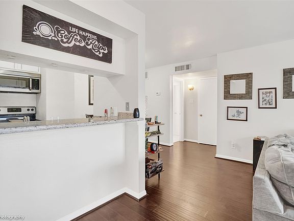 4th image of 2800 Jeanetta St APT 1013