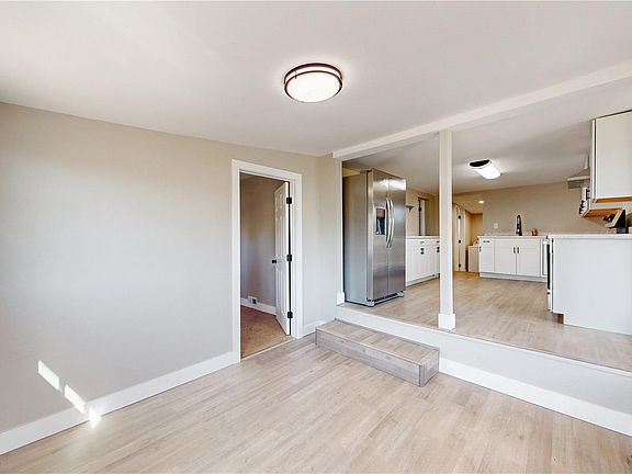 5th image of 309 Emerald Street