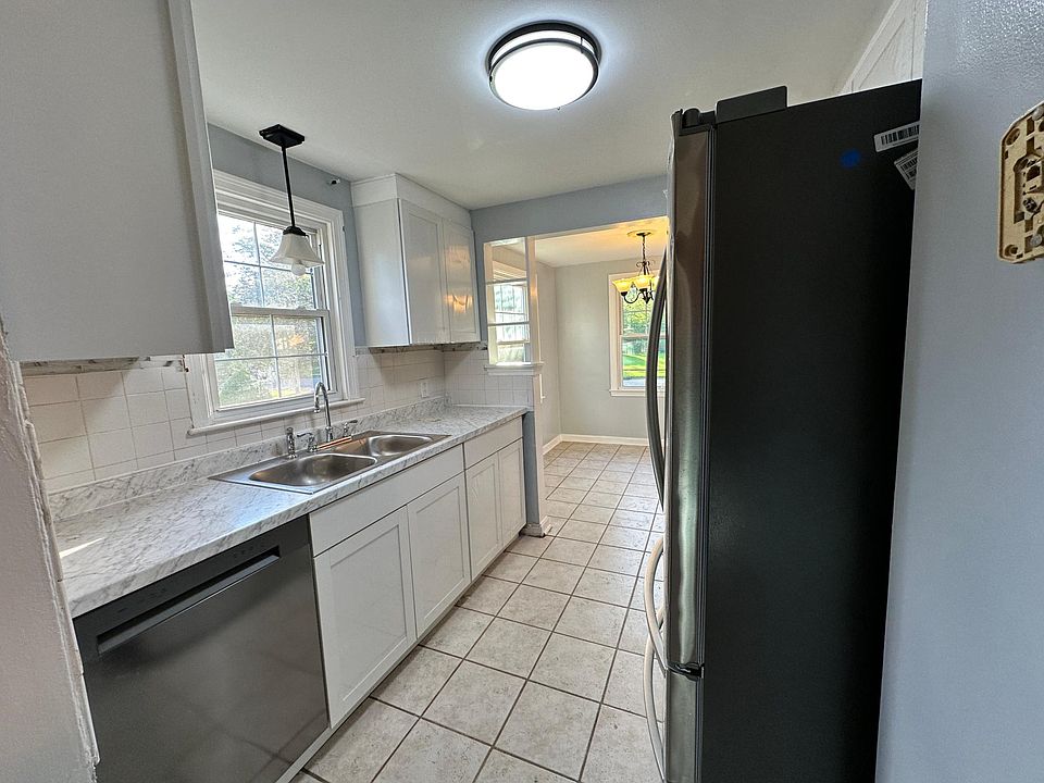 1st image of 37 Lamont Dr