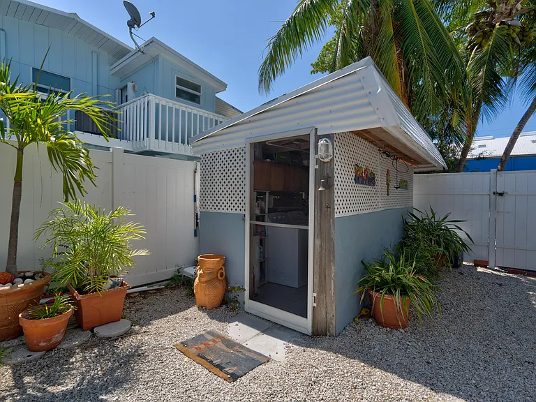 130 Plantation Ave #UPPER — Photo 32