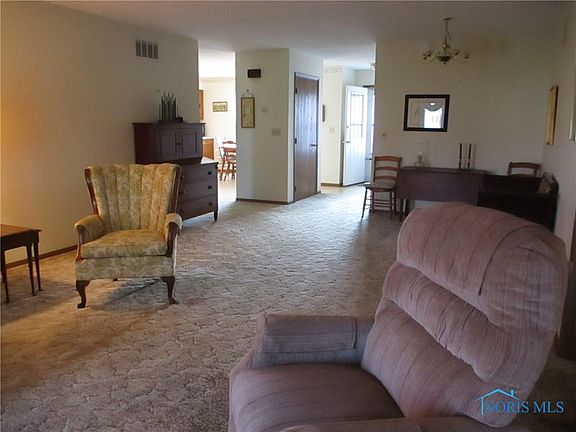 4th image of 153 Westwood Dr