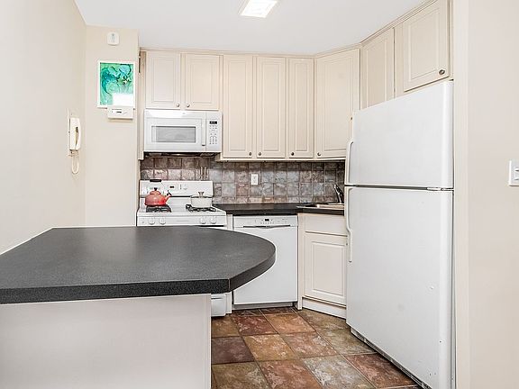 3rd image of 5800 Arlington Ave APT 19O