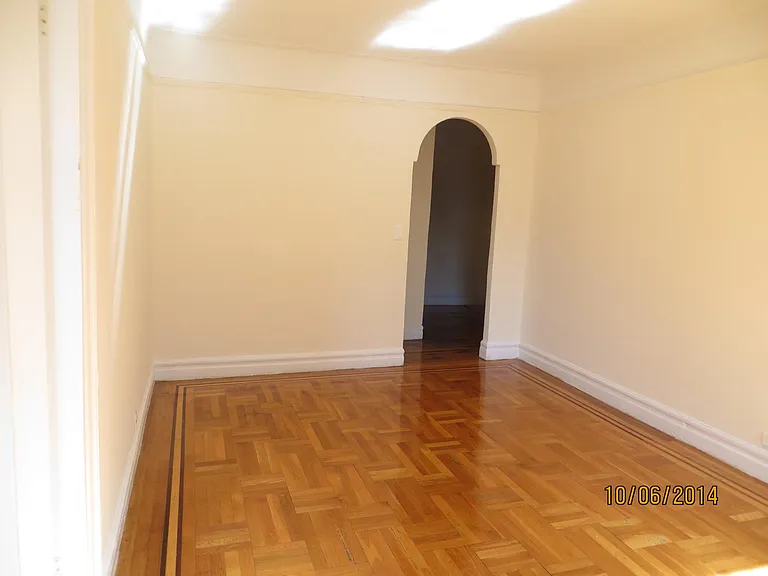 2146 Barnes Ave #5 — Photo 2