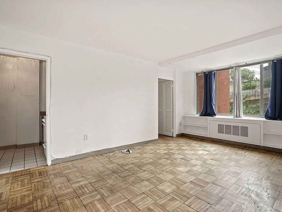 1st image of 1121 Arlington Blvd APT 229