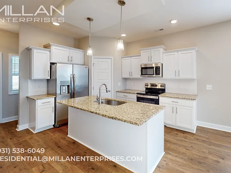 302 Elwell Rd — Photo 2