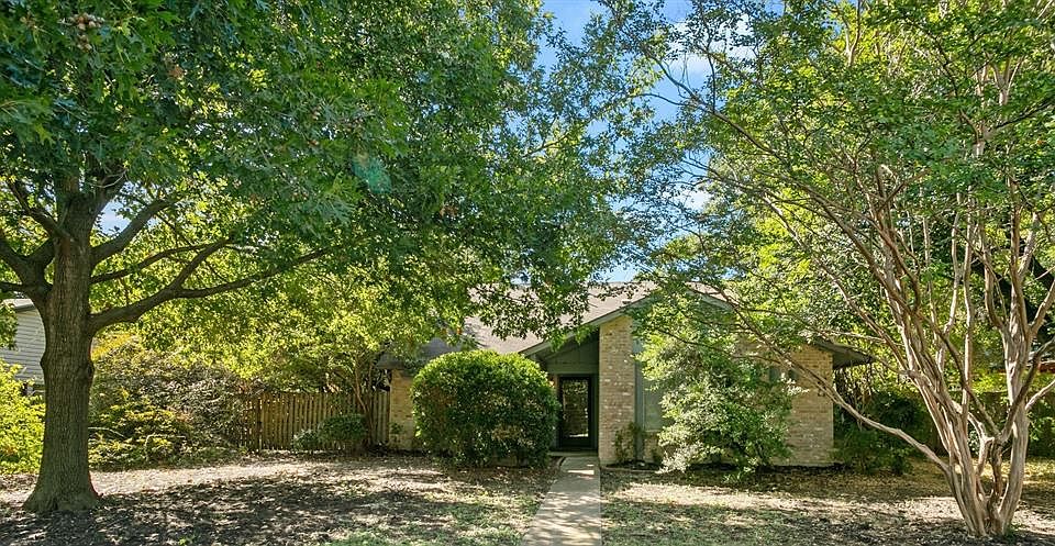 1st image of 2620 Peppertree Pl