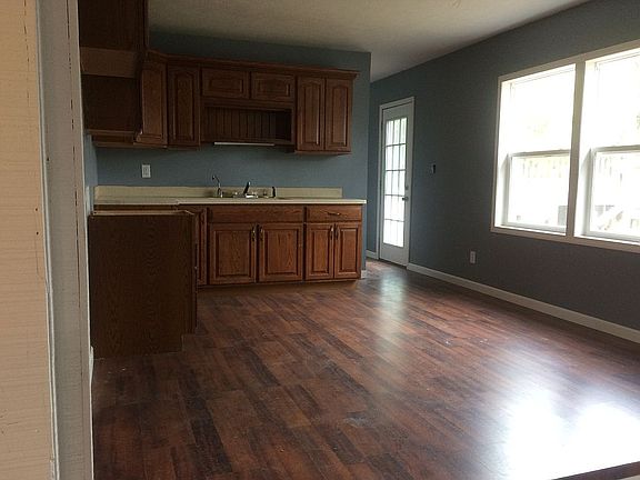 5th image of 902 Rivercrest Dr