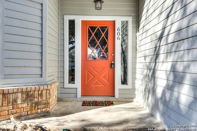 1st image of 606 Cypressgreen Dr