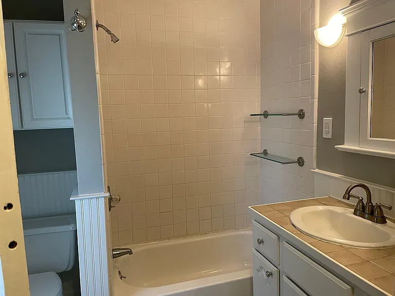 419 N Ashley St — Photo 17