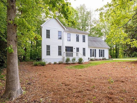 3rd image of 12 Indian Lake Ct