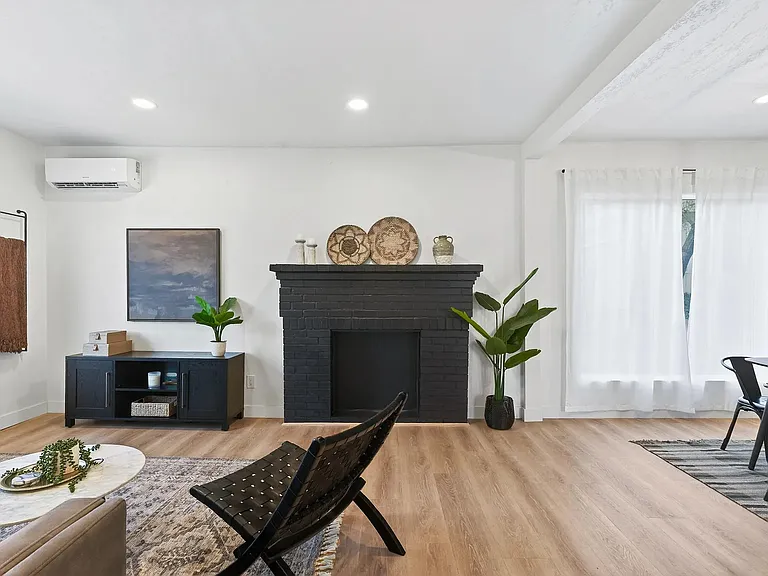2036 Placer St — Photo 8