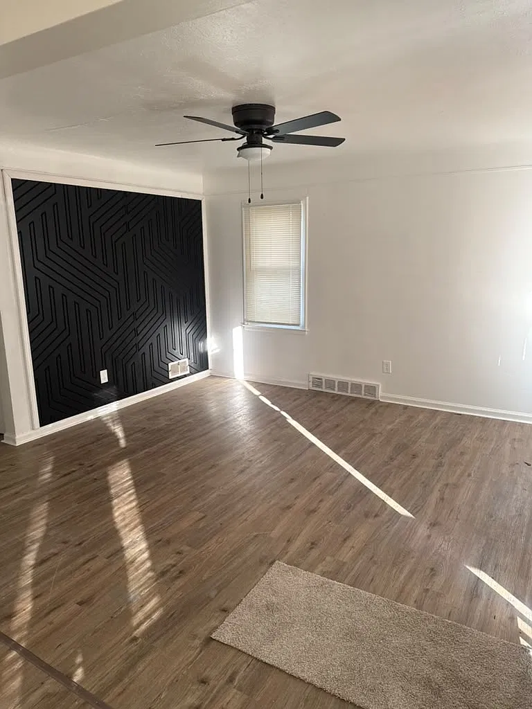 3 bed, 925 sqft, $1,400 — Photo 4