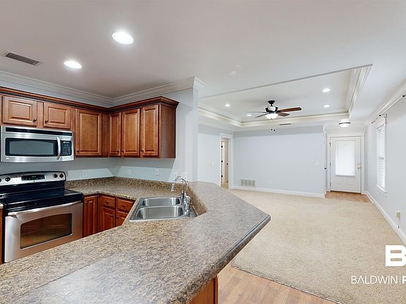 5th image of 17 Breydon Ct