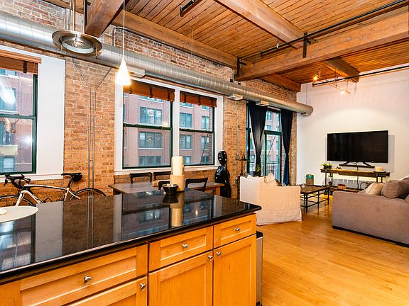 2nd image of 420 W Ontario St APT 403