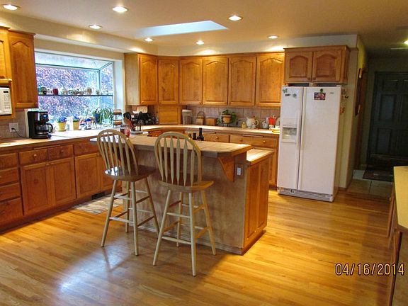 4th image of 1310 G St SE