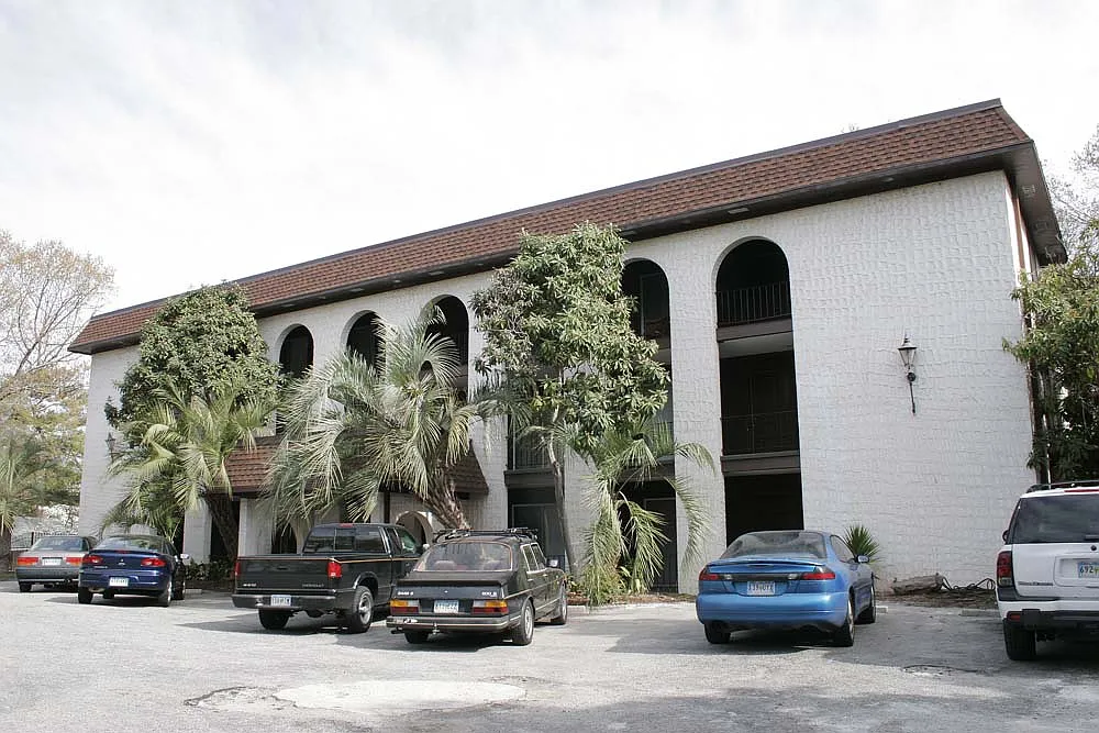 Building Photo - 200 Arbor Dr #F