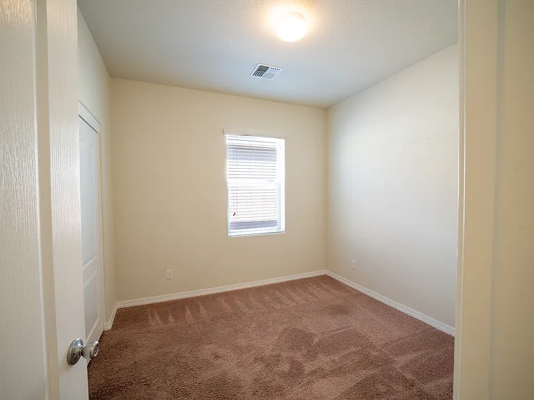 1001 El Paseo St NW — Photo 7