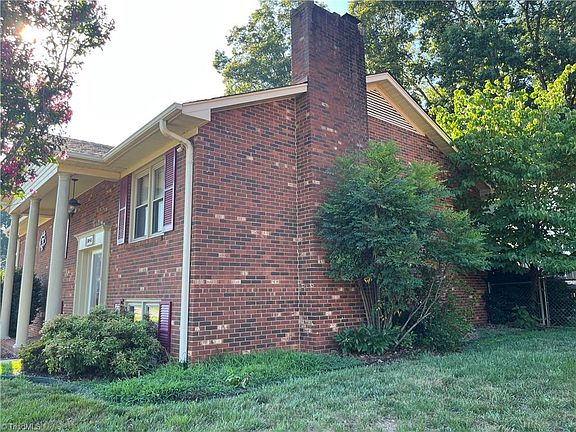 4th image of 1041 Canyon Dr
