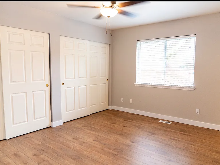1118 Karen Ave — Photo 7