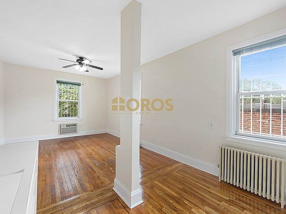 4th image of 299 E 10th St APT 3
