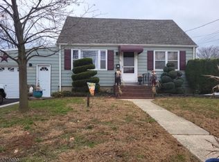 33 Walnut St, Keyport, NJ 07735