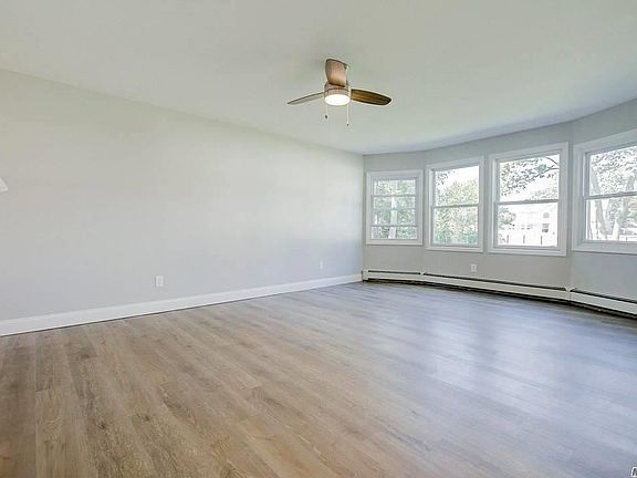 4th image of 1194 Waverly Ave
