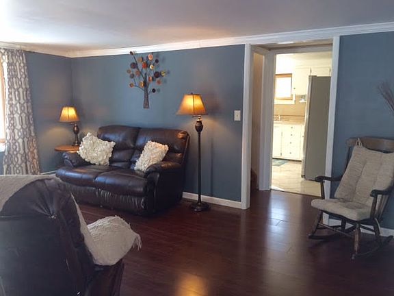 3rd image of 530 Reita St