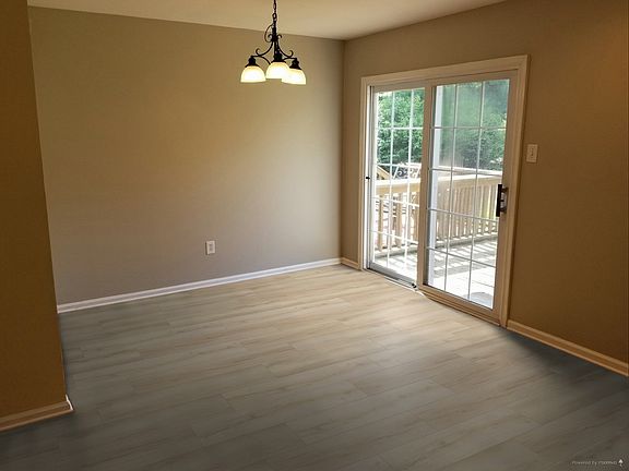 Eating area (slider to deck)