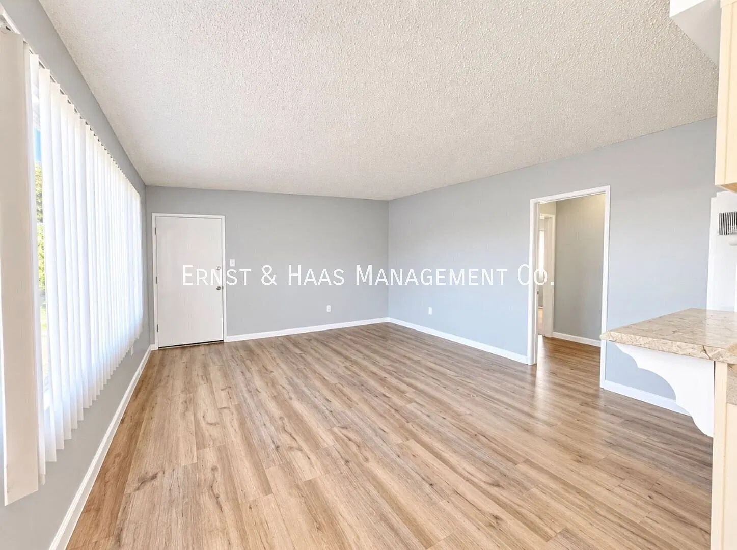 Move-In Ready Second Story Condo In North Long Beach!*Move-In Special* — Photo 4