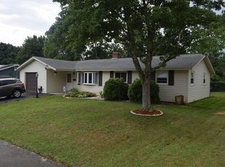 103 Poole Cir, Holbrook, MA 02343