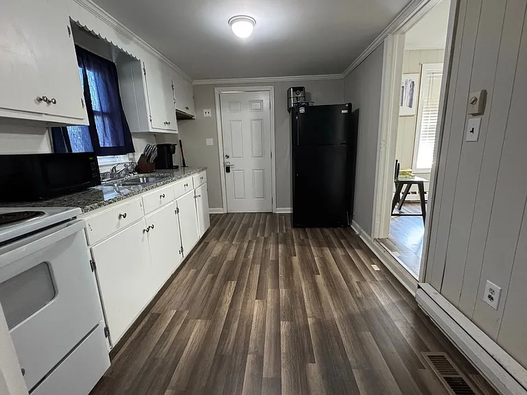 202 Front St — Photo 5