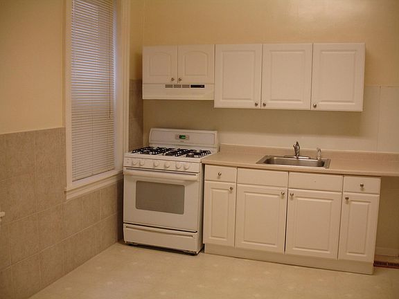2nd image of 124 Delphine Street # Fl 1ST