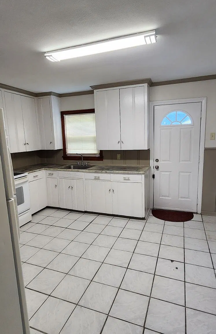 2 bed, 1000 sqft, $1,000 — Photo 1