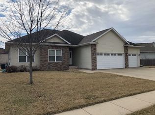 850 Black Bear Bnd, North Liberty, IA 52317