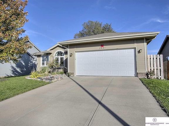 3rd image of 2621 N 189th St