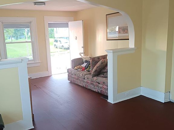 5th image of 19 S Alder St #1
