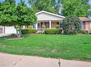 225 Hunters Rdg, Saint Charles, MO 63301