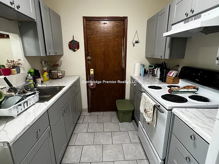 247 Pearl St #201 — Photo 27