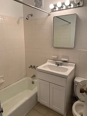 Rented by Salon Realty Corp | media 5